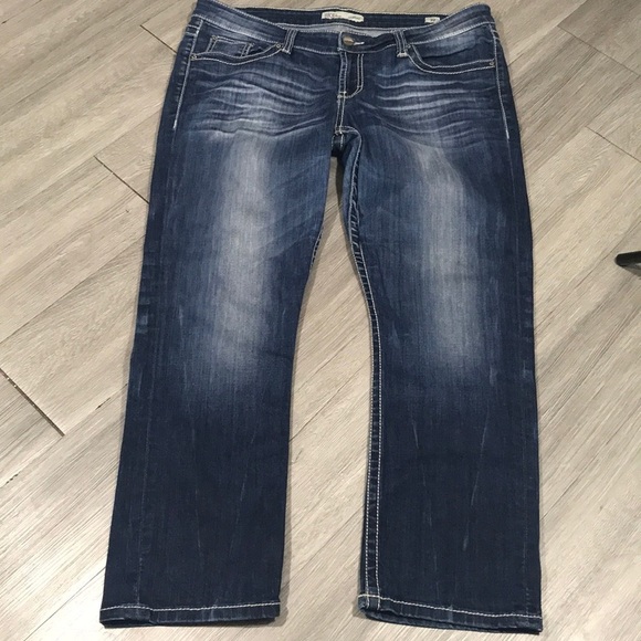 BKE DENIM SABRNA DarkWash Embroidered PicketStraight Leg Crops size 32 - Picture 6 of 11